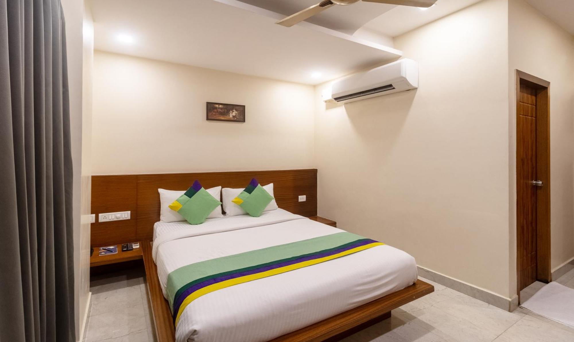Treebo Anjani Fortune Suites Bangalore Exterior foto