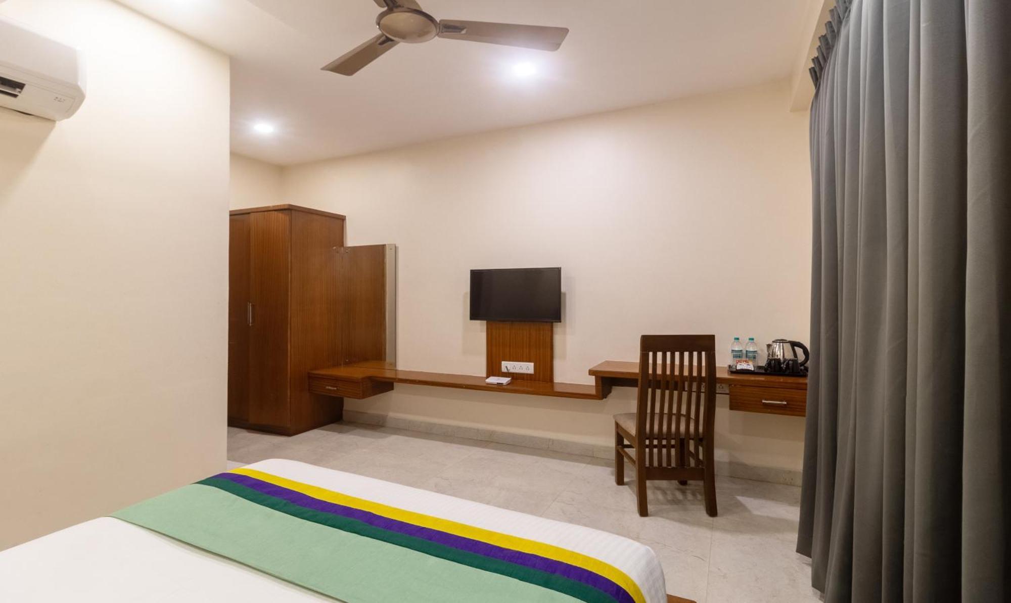 Treebo Anjani Fortune Suites Bangalore Exterior foto